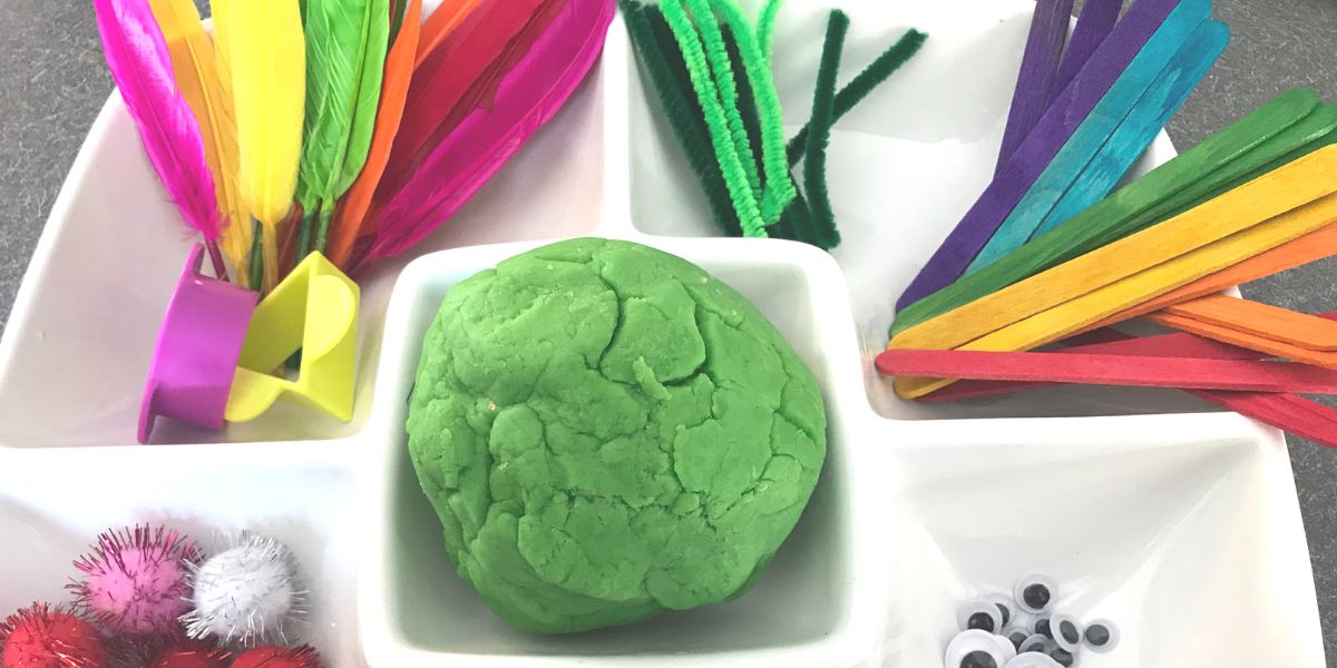 DIY St. Patrick's Day Play Dough Tray Cover