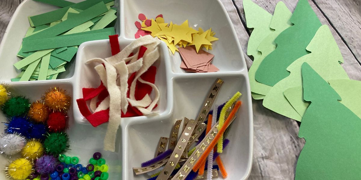 Construction Paper Christmas Tree Craft for Preschoolers