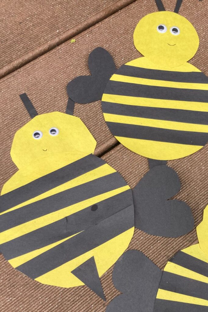 Construction paper bumblebee craft